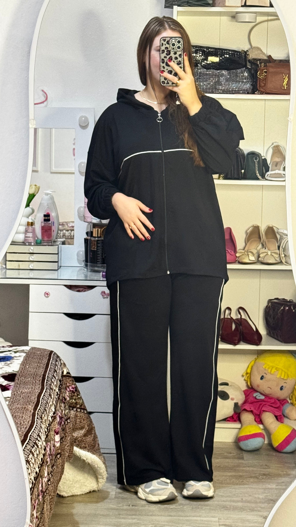 طقم "سيلينا" (Selena Set): حيث تلتقي الفخامة بالحرية ✨